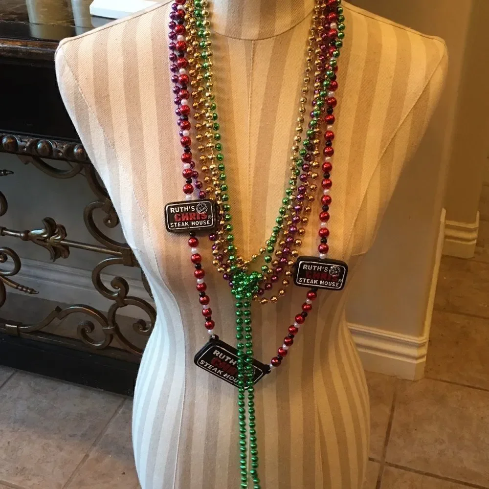 🎃 6 Mardi Gras Beads w Ruth’s Chris
